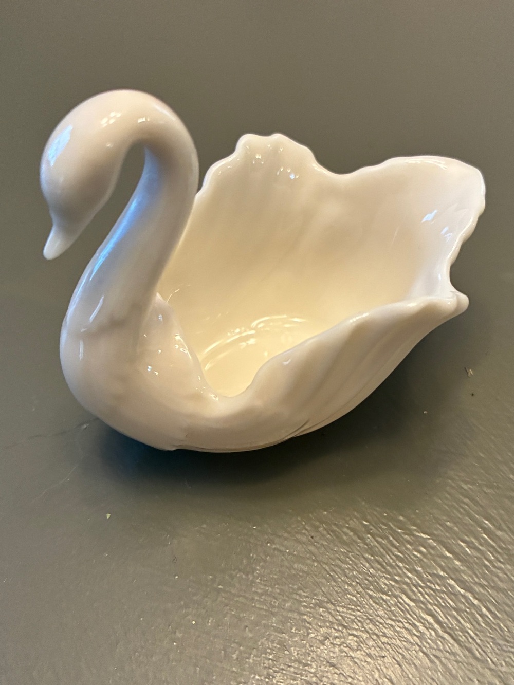 Vintage Lenox mini swan bone chins solid cream